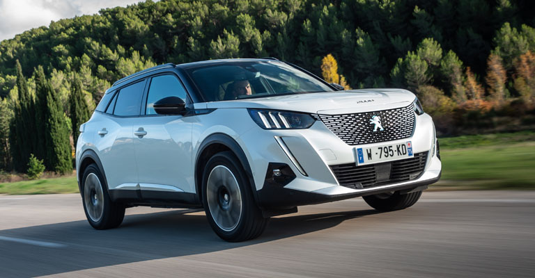 Nuovo SUV Peugeot e-2008 tuo da 249 Euro al mese, da Spazio a Torino